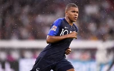 有球电竞热评-卢卡斯埃尔南德斯代言新球鞋