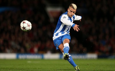 有球电竞热议-奥斯梅恩巧妙漏球助攻